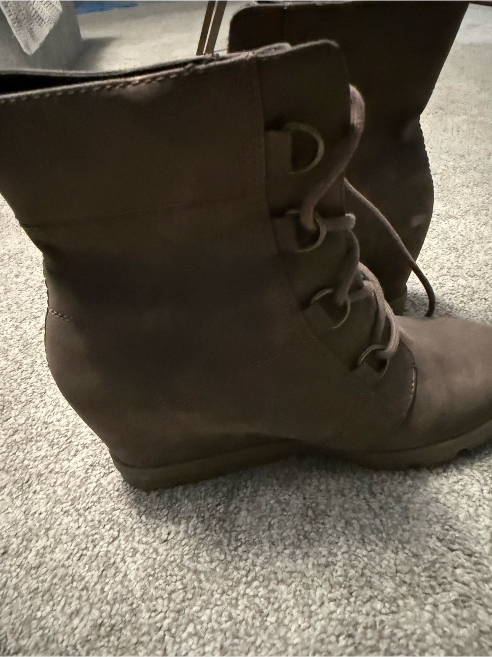 Women's Lace-Up Wedge Ankle Boots - Brown